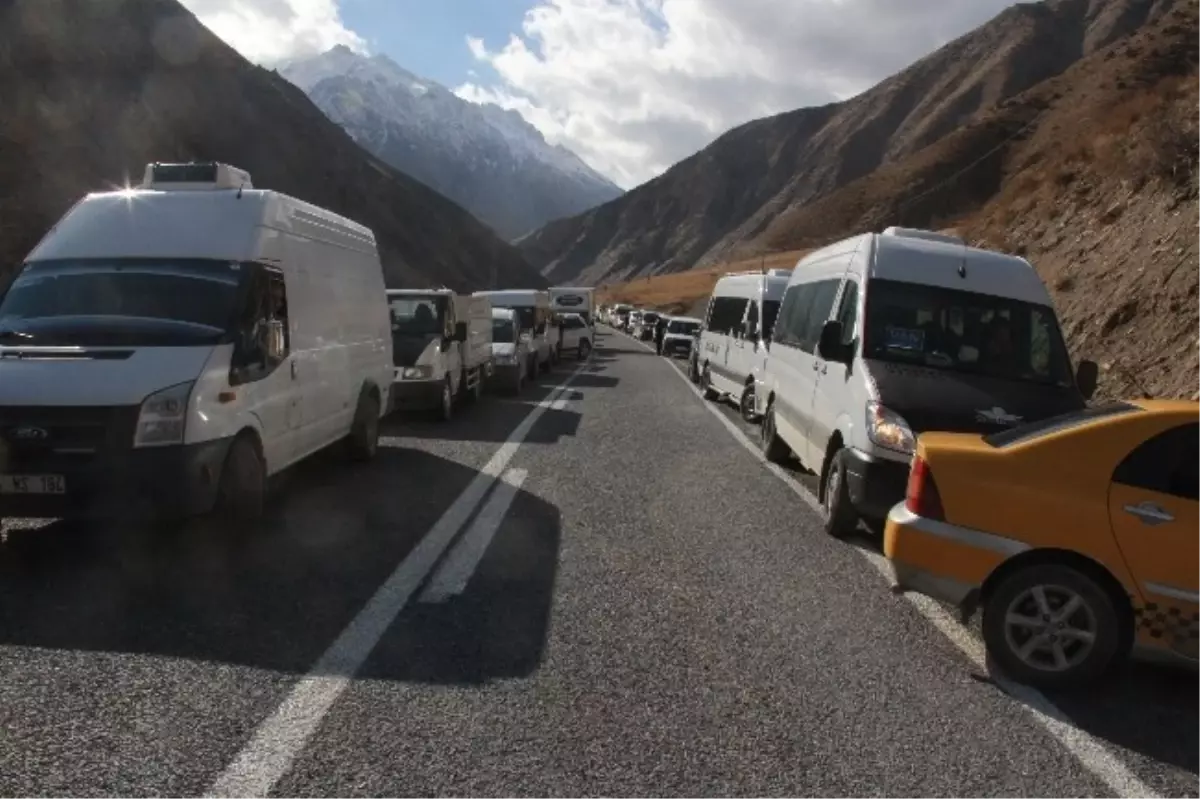 Hakkari-Van Karayolunda Mayın Paniği