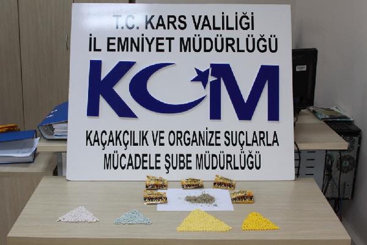 Kars\'ta Uyuşturucu Satan 10 Kişi Tutuklandı