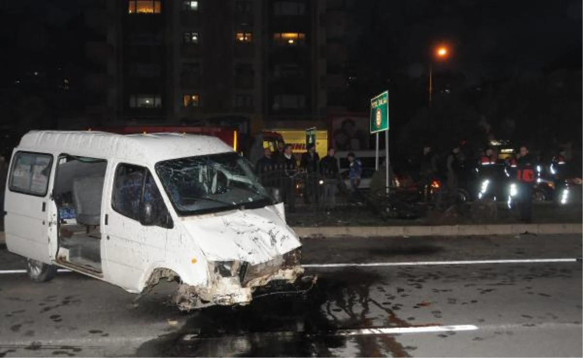 Öğrenci Taşıyan Minibüs Takla Attı: 13 Yaralı