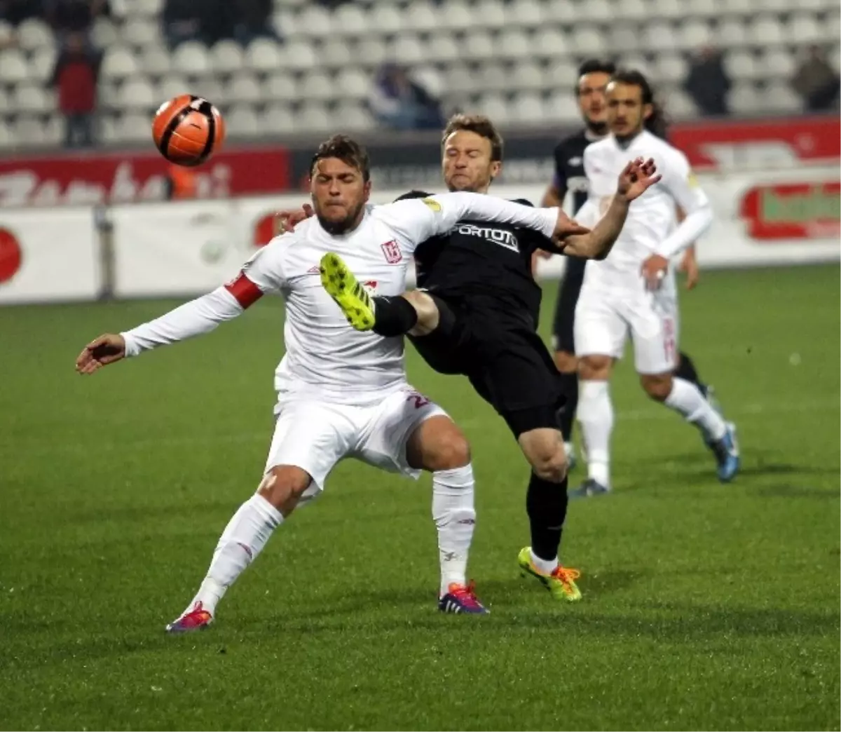 Orduspor - Balıkesirspor Karşılaşması Başladı