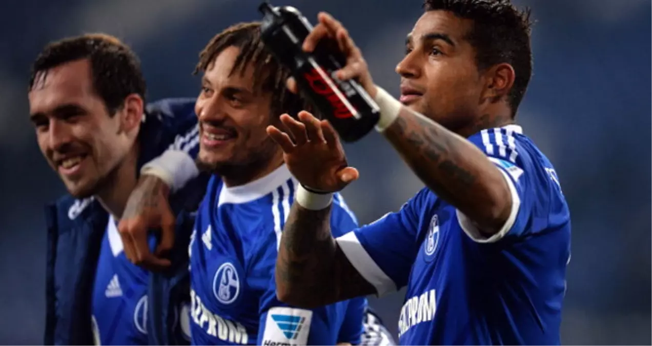 Schalke 04, Stuttgart\'ı 3-0 Mağlup Etti