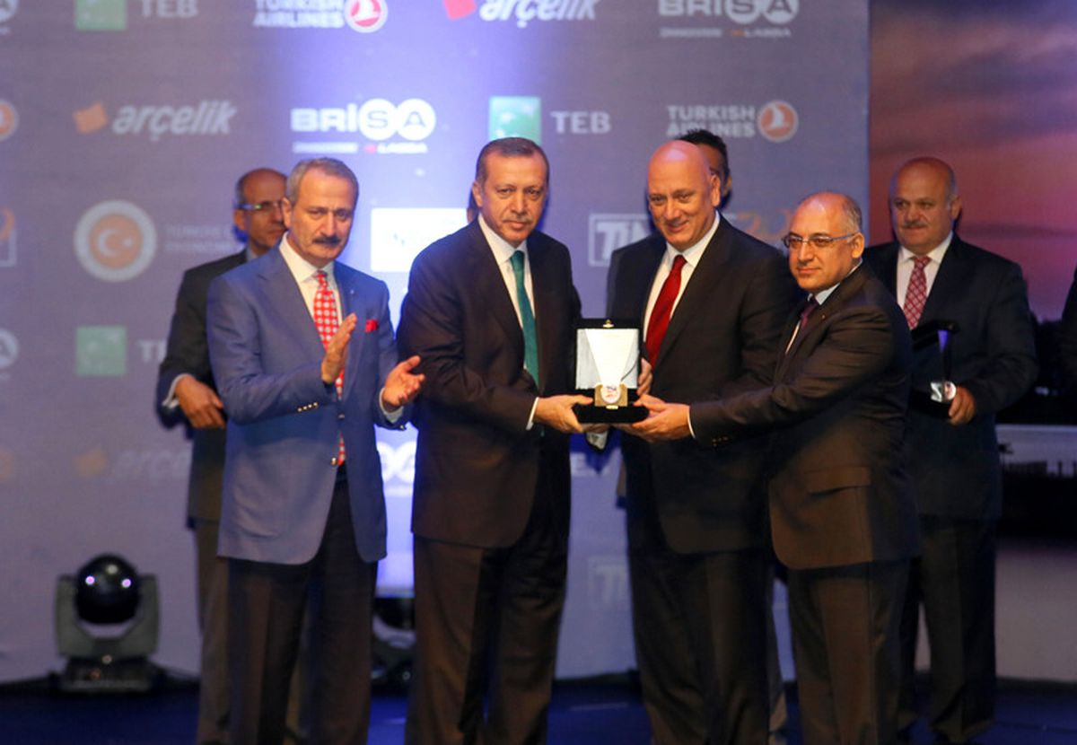 Turkcell İnovasyonda Liderlik Ödülünü Başbakan Recep Tayyip Erdoğan\'dan Aldı
