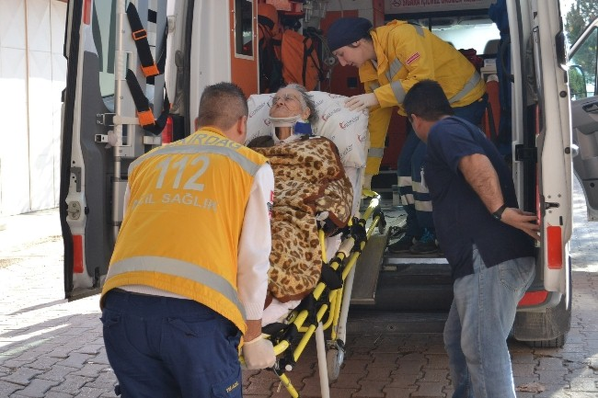 73 Yaşındaki Kadına Çarpıp Kaçtı