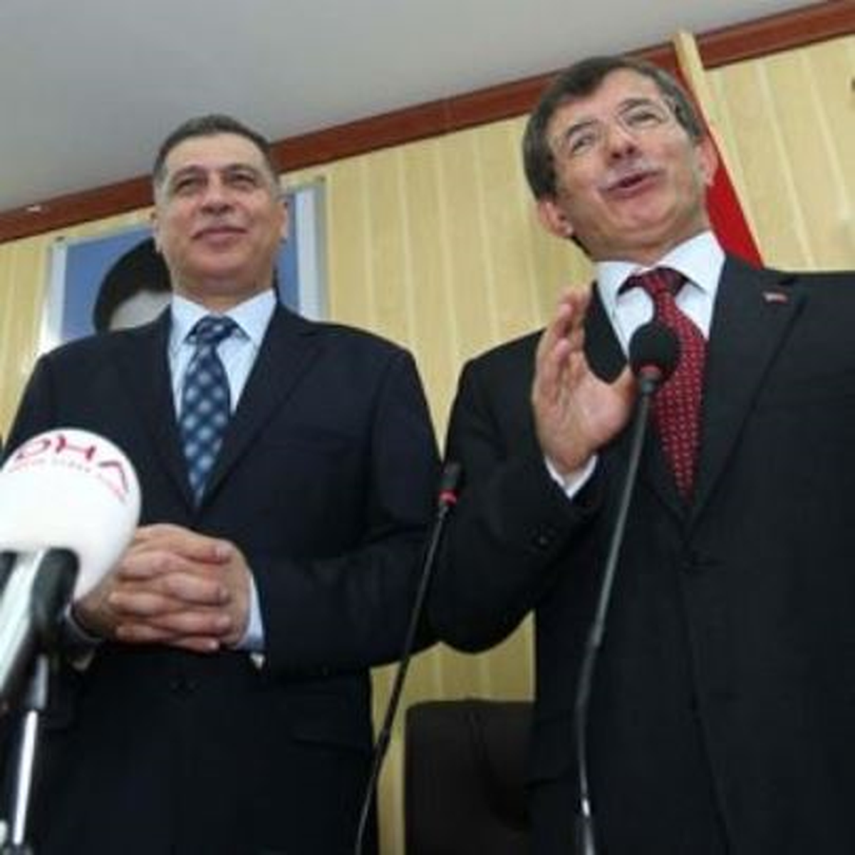 Bakan Davutoğlu, Irak Türkmen Cephesi Lideri Salihi ile Görüştü
