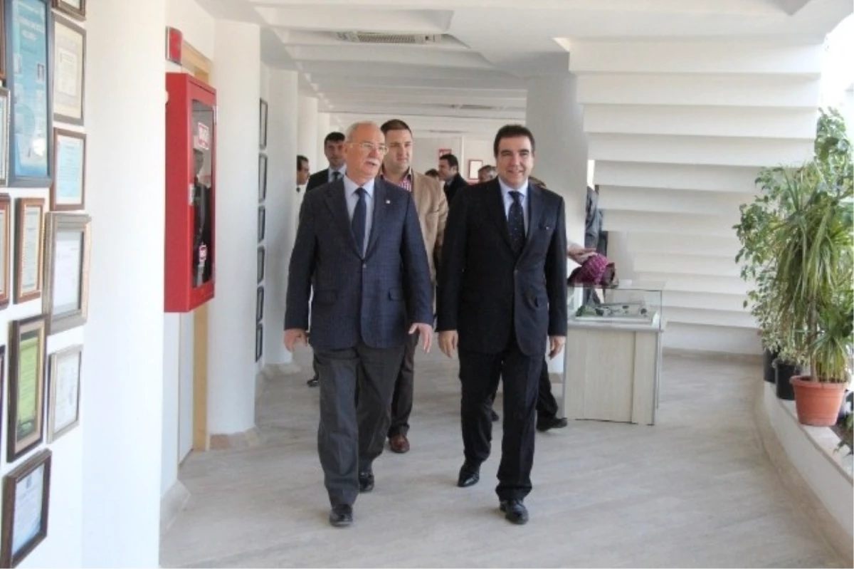 Başkan Akova\'ya Önemli Ziyaret