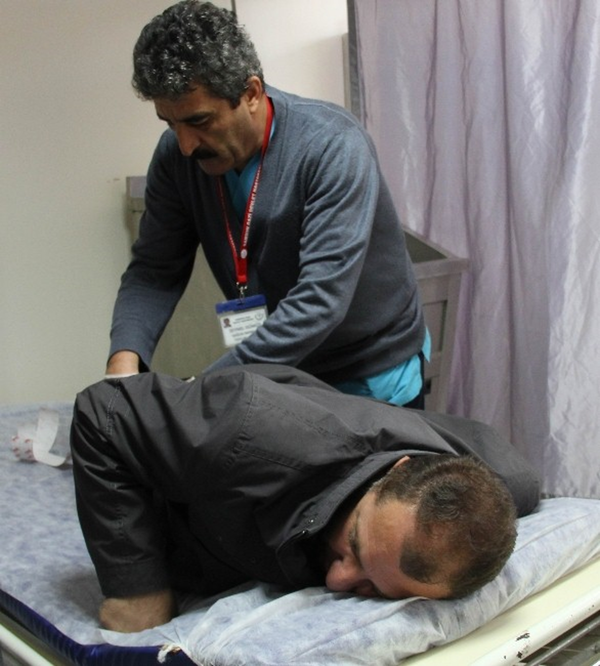 Hırsızlar Kaçarken Polise Çarpıp Hastanelik Etti