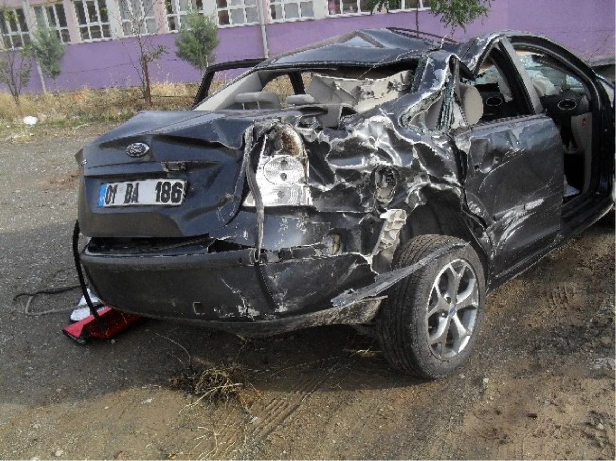 Kovancılar\'da Trafik Kazası: 1 Ölü, 1 Yaralı