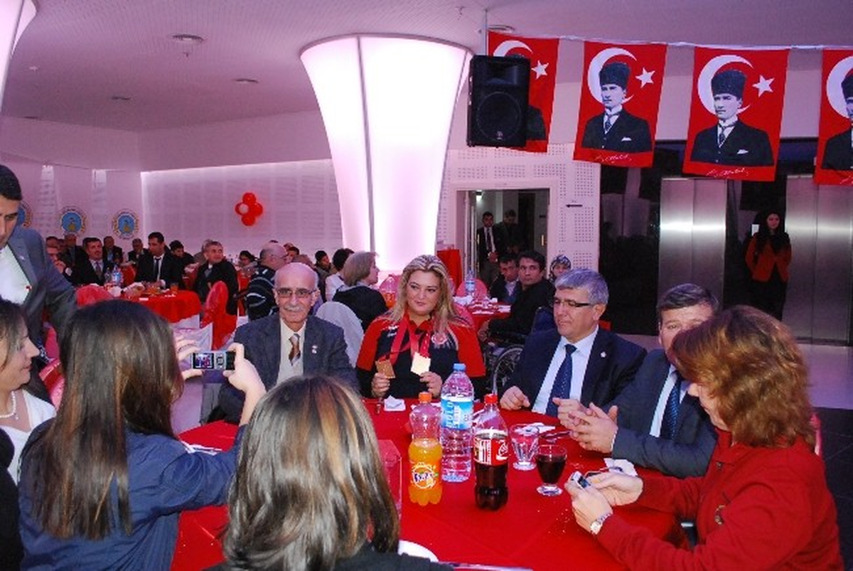 Mandalı, "Yapılanlar Lütuf Değil Görevdir"