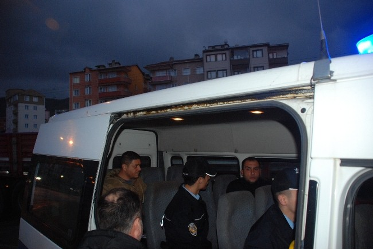 Polisten Kaçan 3 Kişiden Biri Tutuklandı