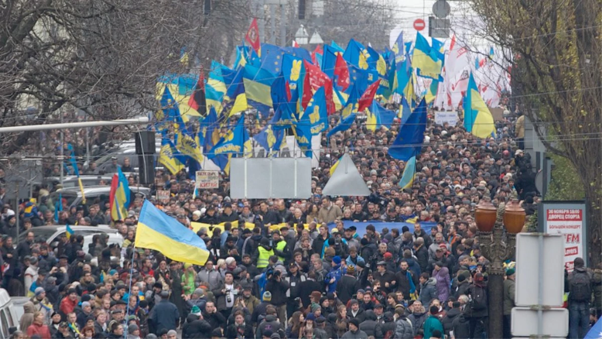 Ukrayna Halkı Meydanlarda