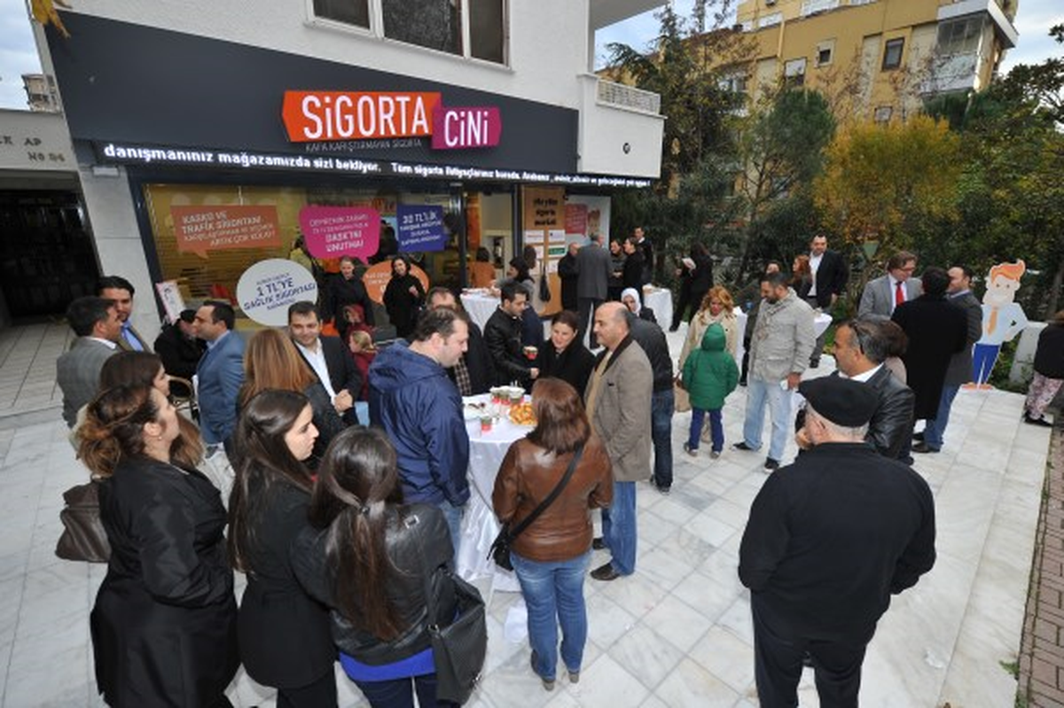 Anadolu Yakası\'nın İlk Sigorta Mağazası Açıldı
