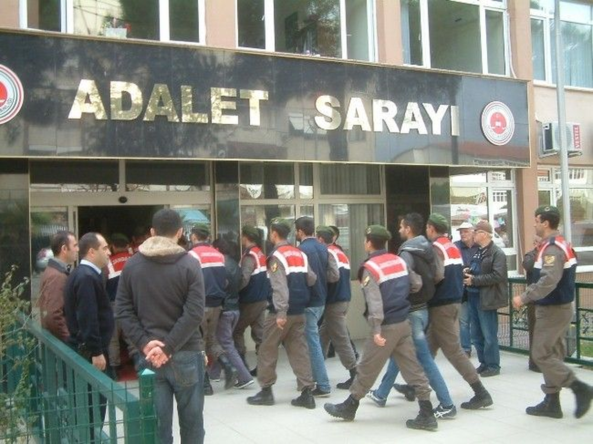 Burhaniye\'de Kaçakları Taşıyan Botun Batması
