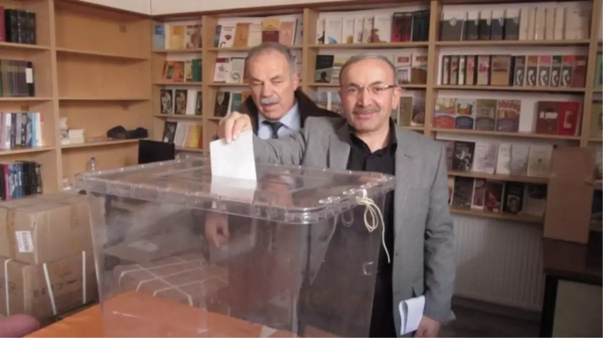 Çorum Anadolu İmam Hatip Lisesi\'nde Öğrenci Meclisi Seçimi Yapıldı