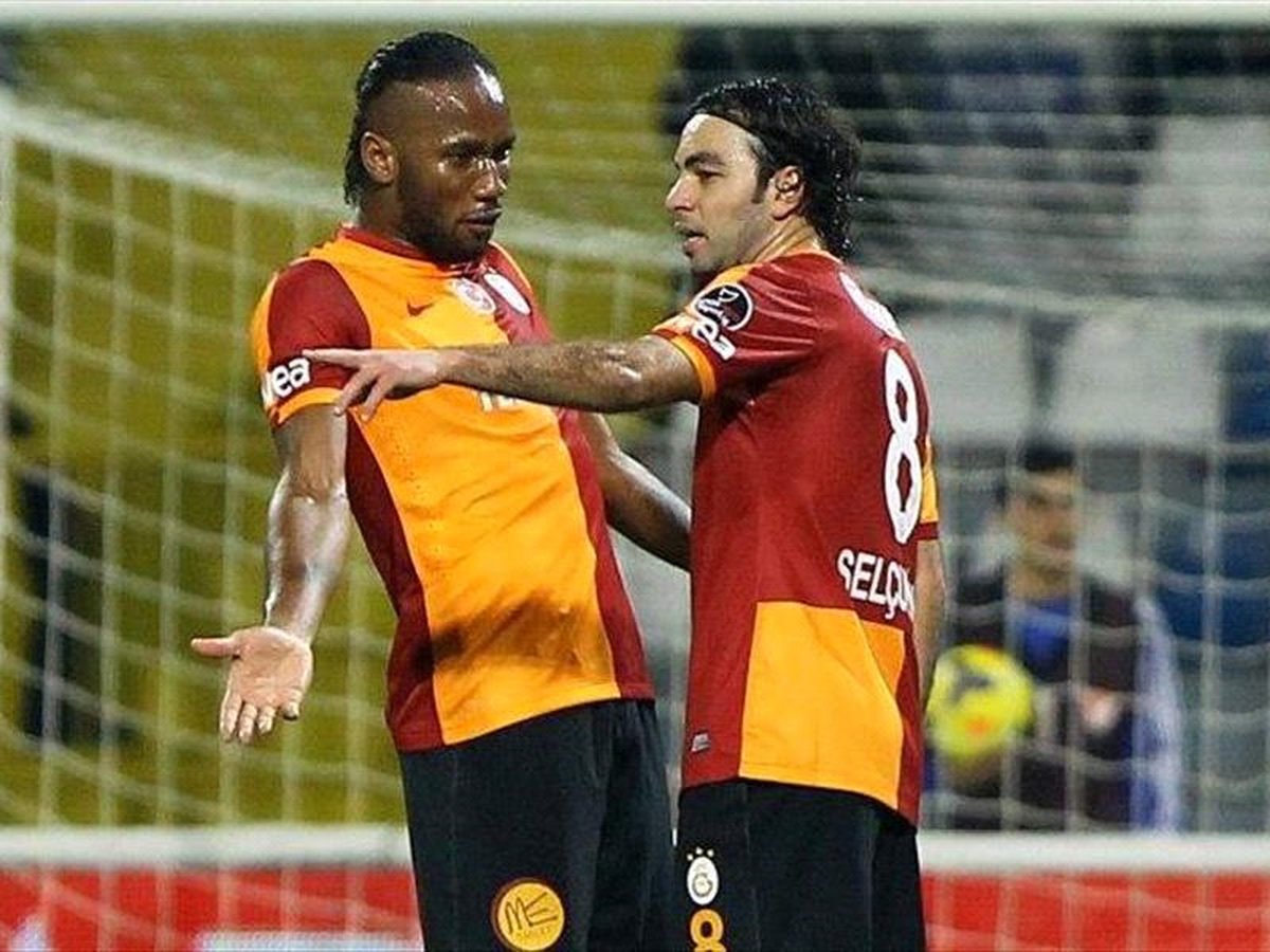 Galatasaray\'da Oyuncular Arasında Problem Ne?
