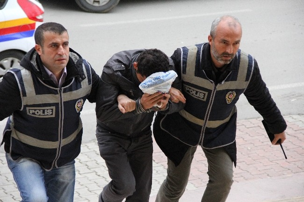 Kaçarken Polise Çarpan Hırsızlara Adli Kontrol