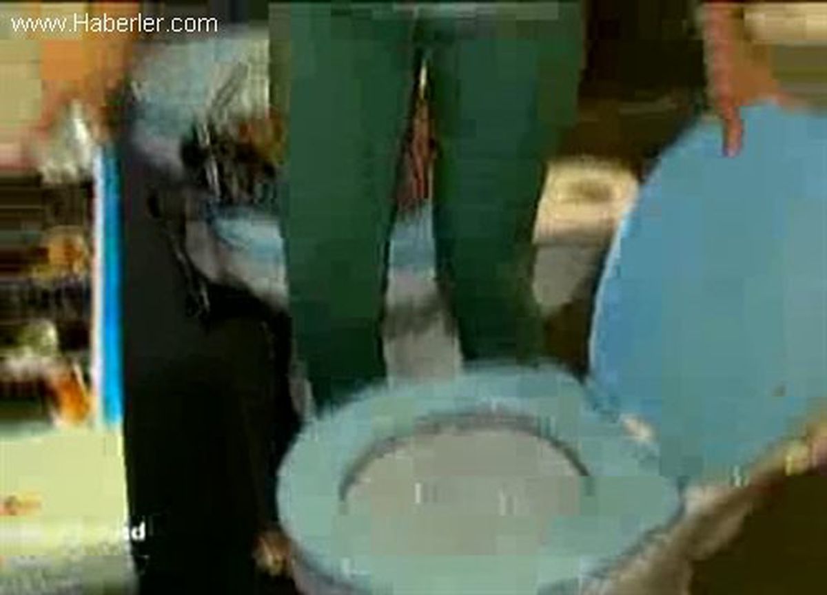 Klozet Koltuklu Restoranlar, Dünya Ekranlarında