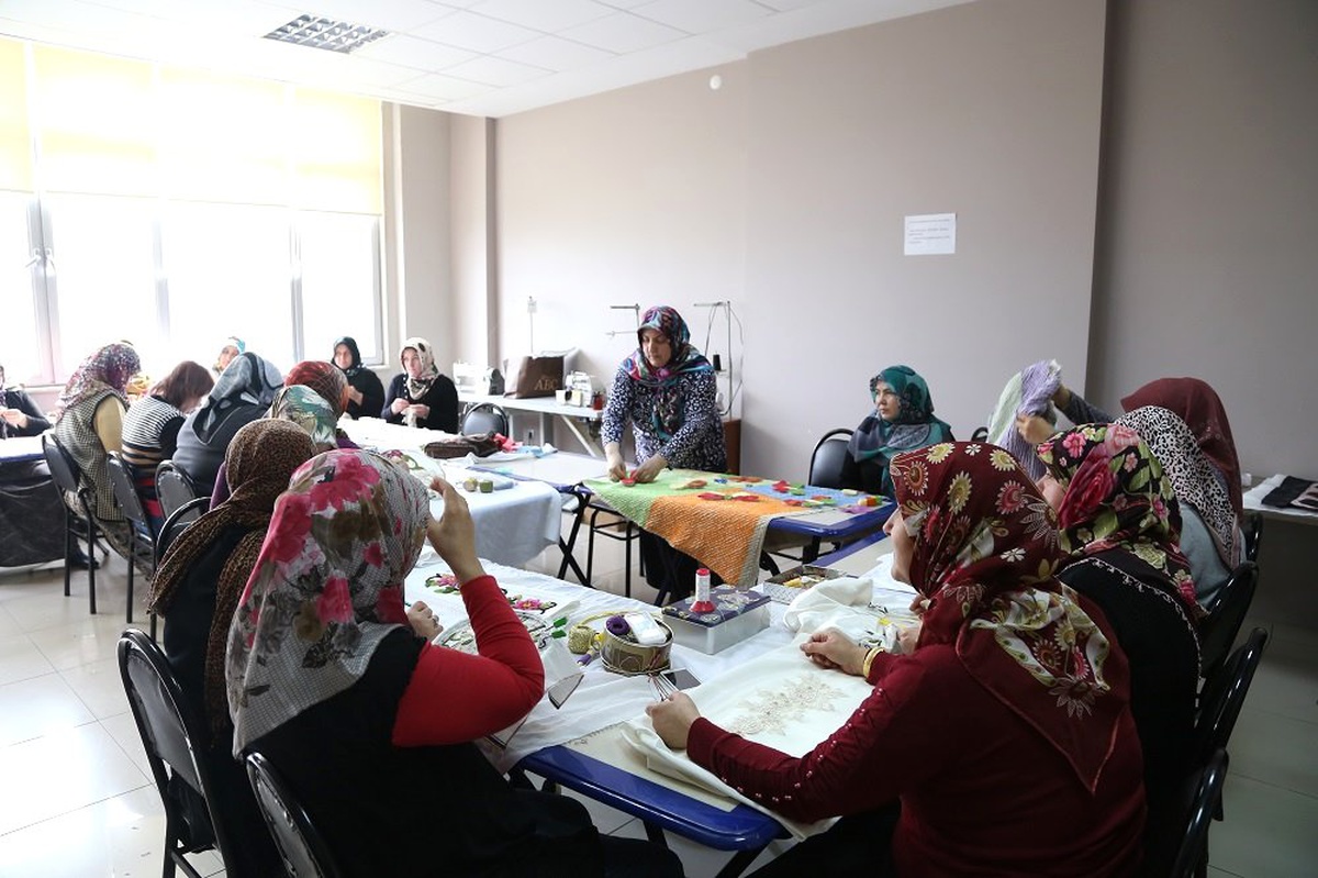 Kursiyerler Saçaklama Tekniği ile Tanıştı