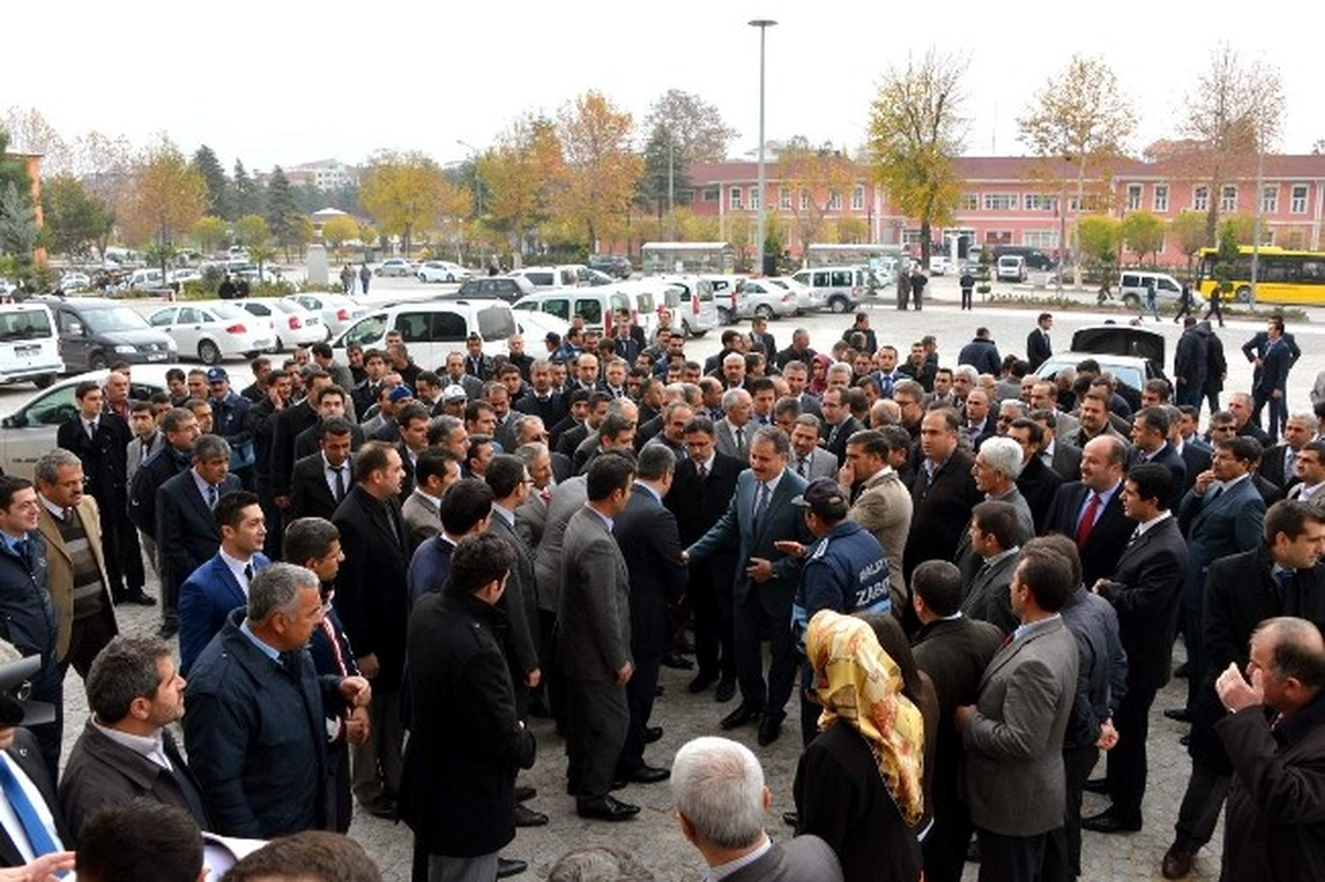 Malatya Belediye Başkanı Ahmet Çakır\'a Çiçekli Karşılama