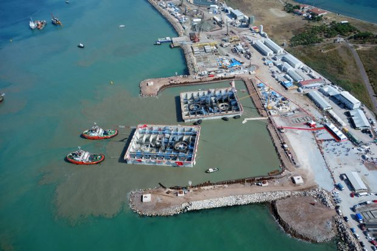 İzmit Körfez Köprüsü\'nün Kesonları Denize İndirildi