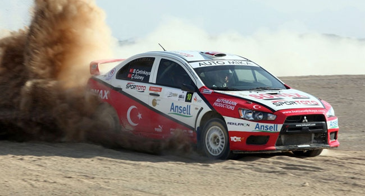 "Ralli\'yi Yollarda Değil Pistlerde Yapın"