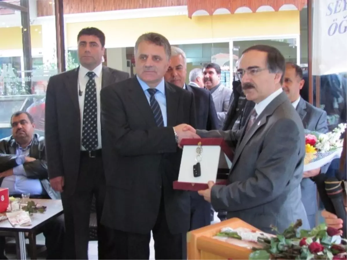 Seyhan Kuran Kursu, Müftülüğe Hizmet Aracı Aldı