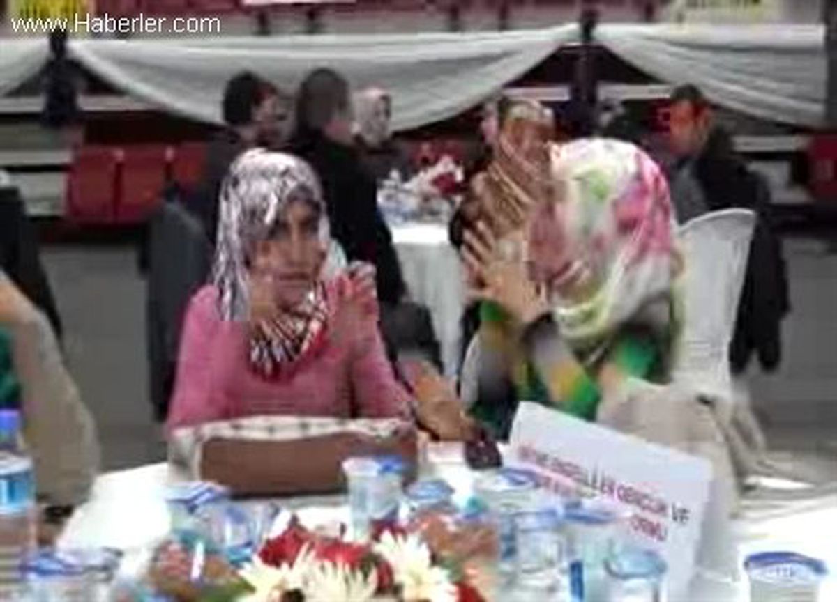 Kayseri\'de Engellilere Yemek Verildi
