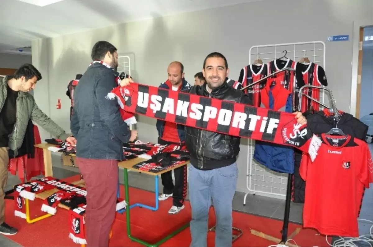 Uşak Sportif Taraftar Ürünleri Satışa Çıktı