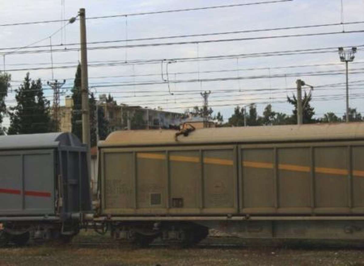 Vagon Üzerinde Elektrik Akımına Kapılan Genç Öldü