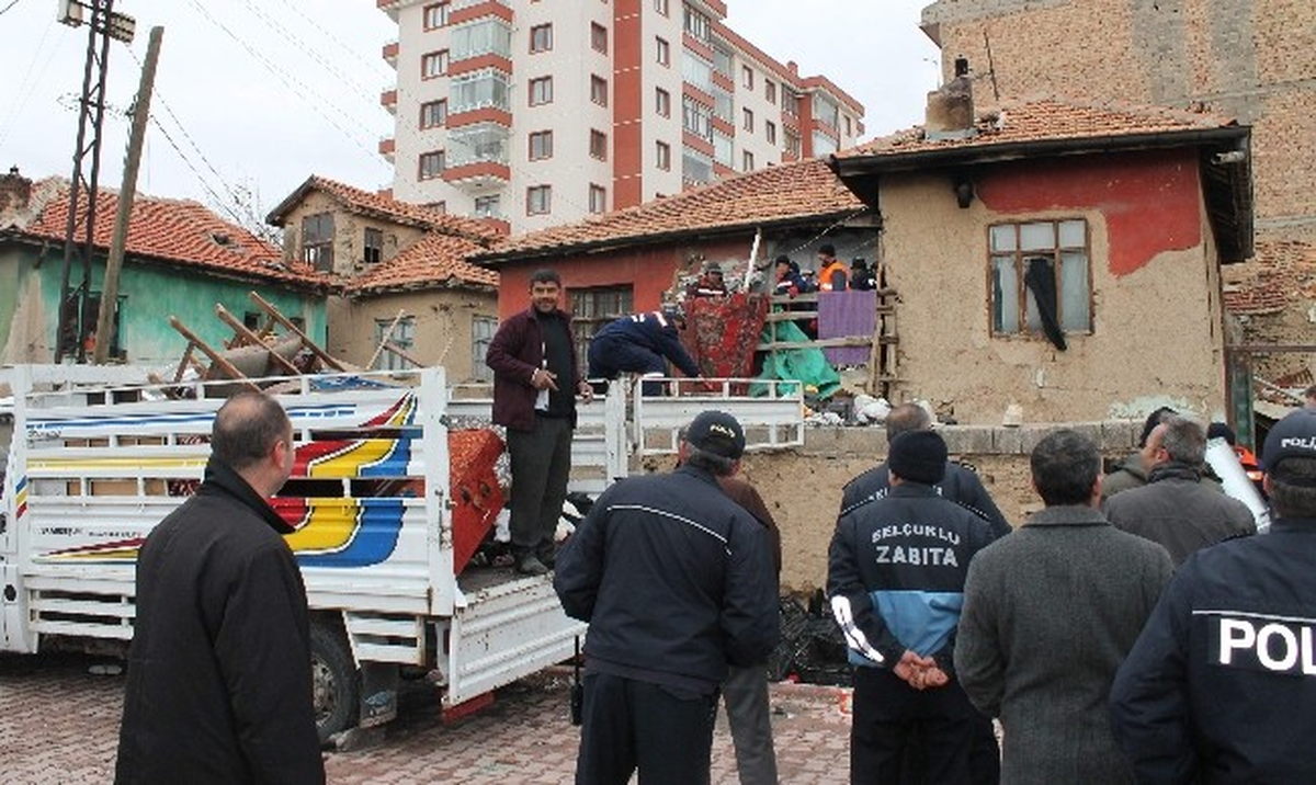 300 Polis, 150 Belediye Görevlisi ile Yıkım