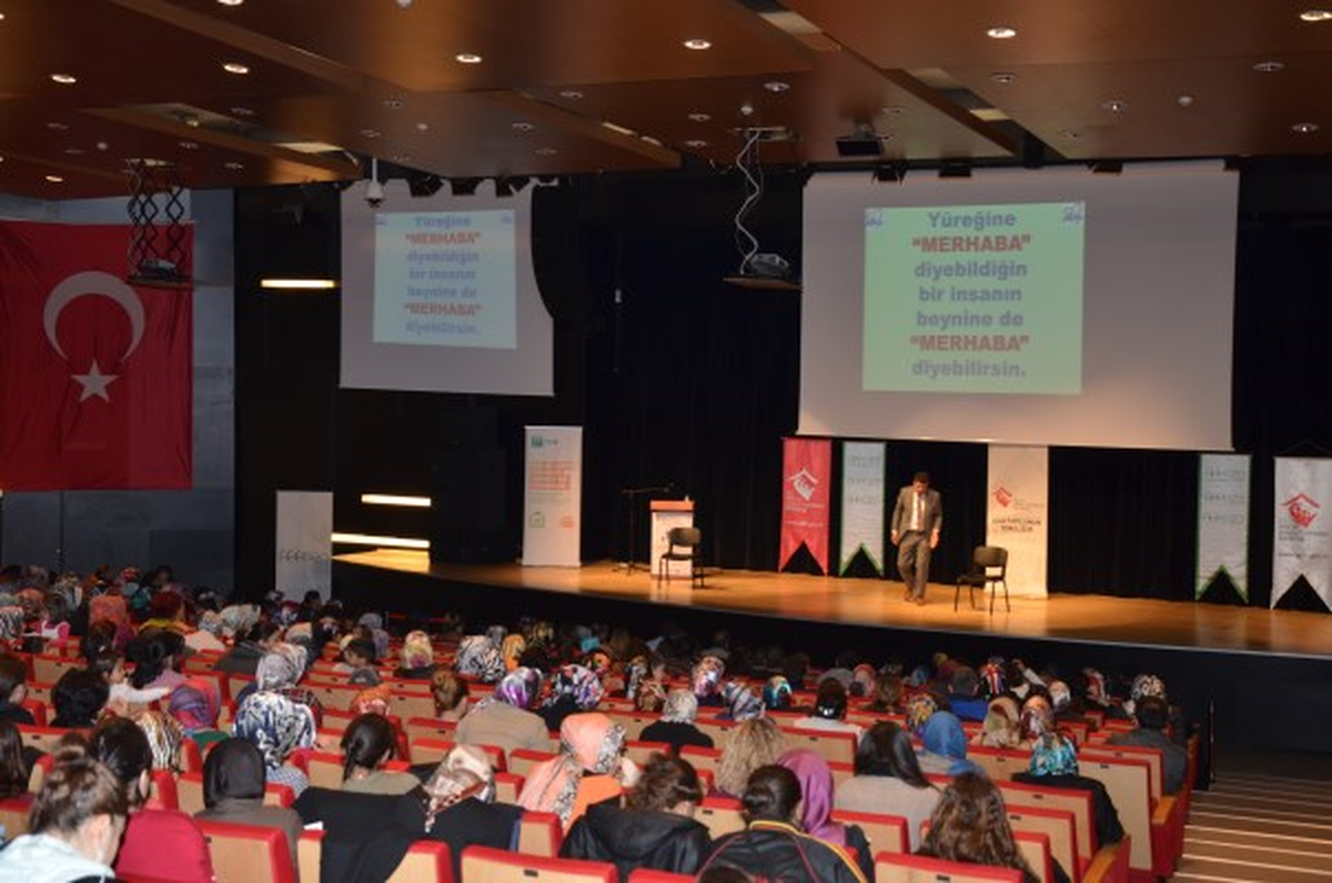 "Aile Olmak" Konferansı Yapıldı