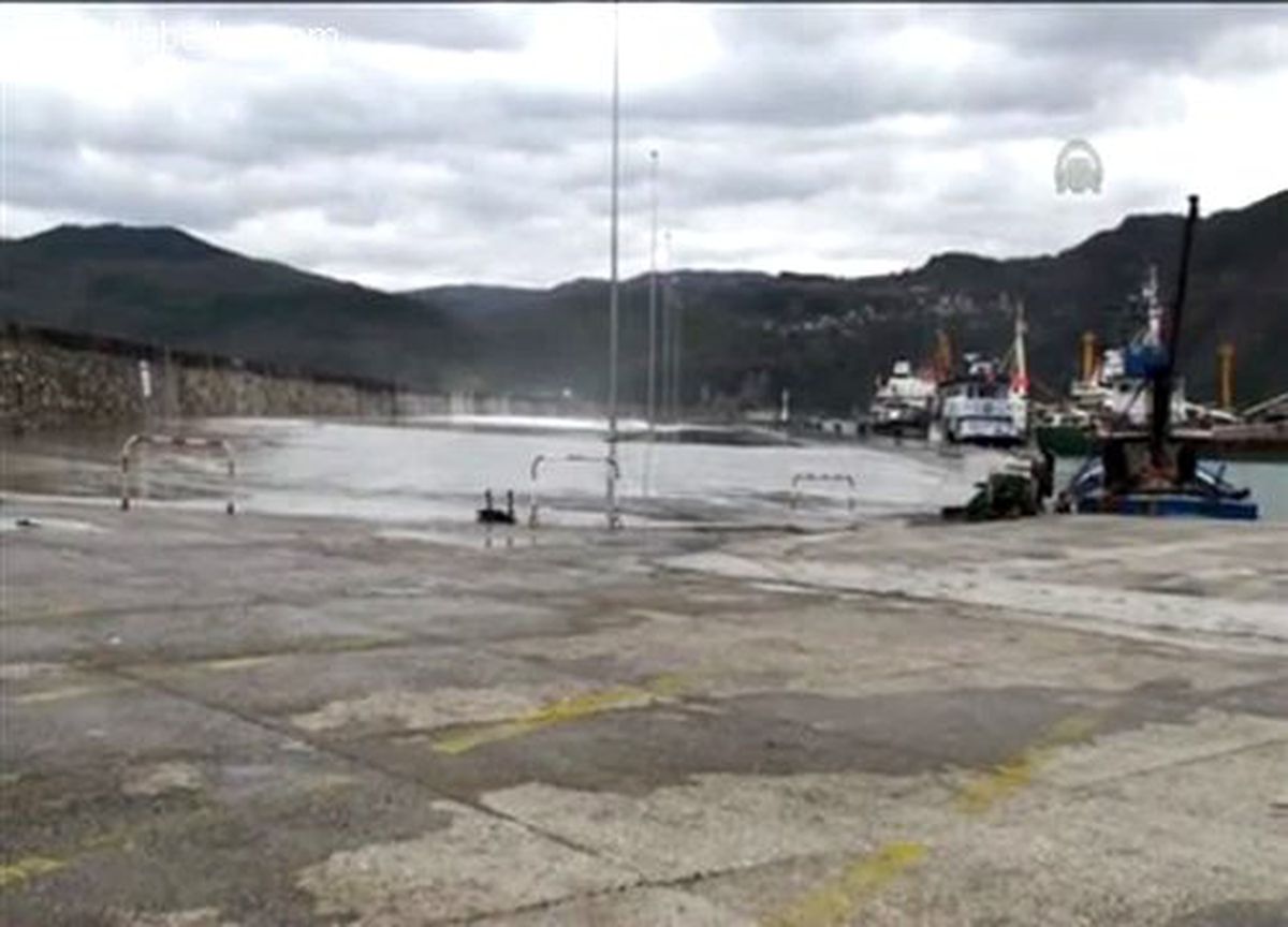 Amasra\'da Gemiler Limana Sığındı