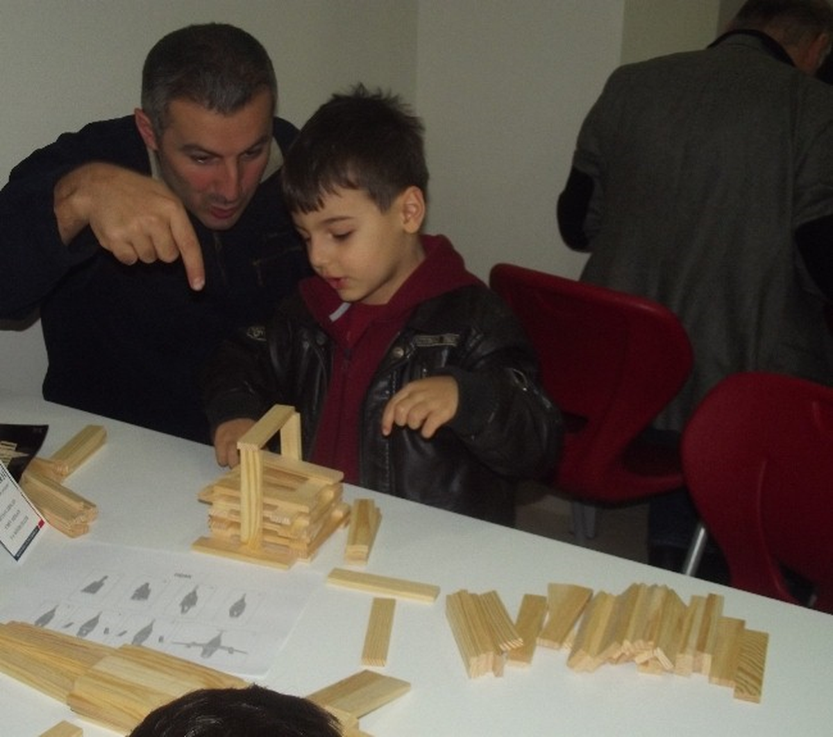 Anasınıfı Öğrencileri Babaları ile Uçak Yaptılar