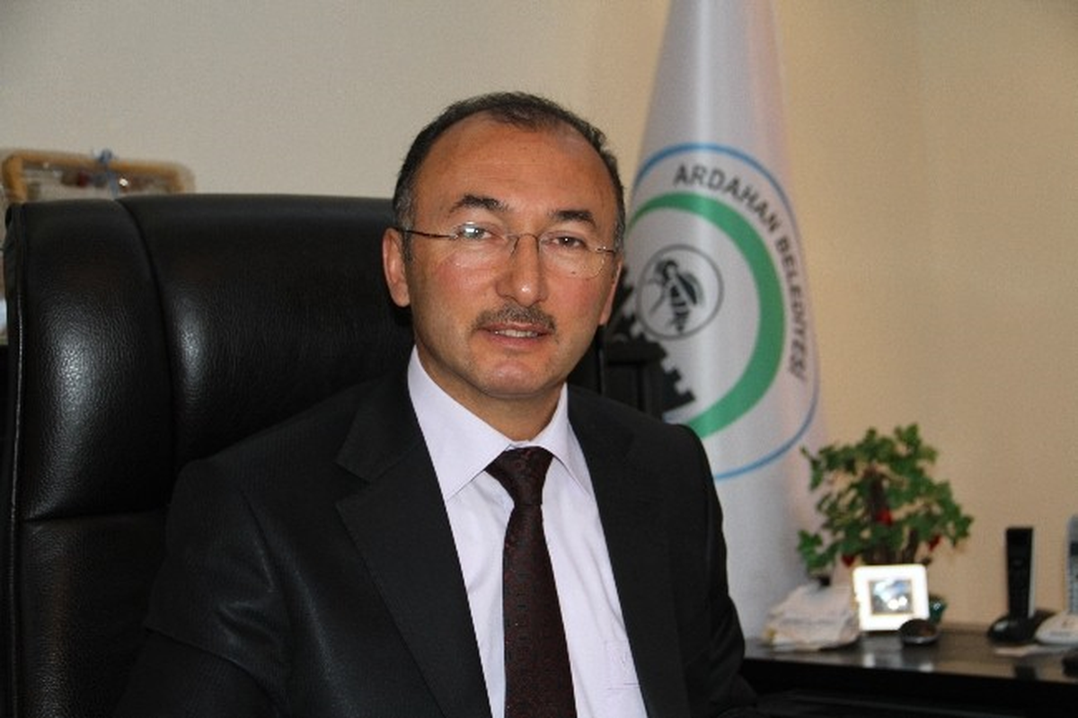 Ardahan'da AK Parti'nin Adayı Yeniden Faruk Köksoy