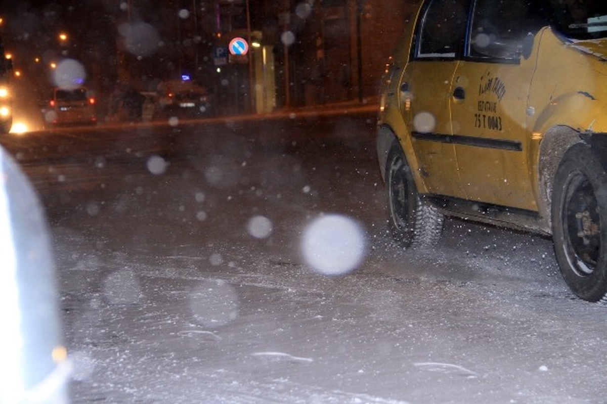 Ardahan Şavşat, Ardahan Posof Kara Yolu Yoğun Kar Yağışı Nedeniyle Ulaşıma Kapandı