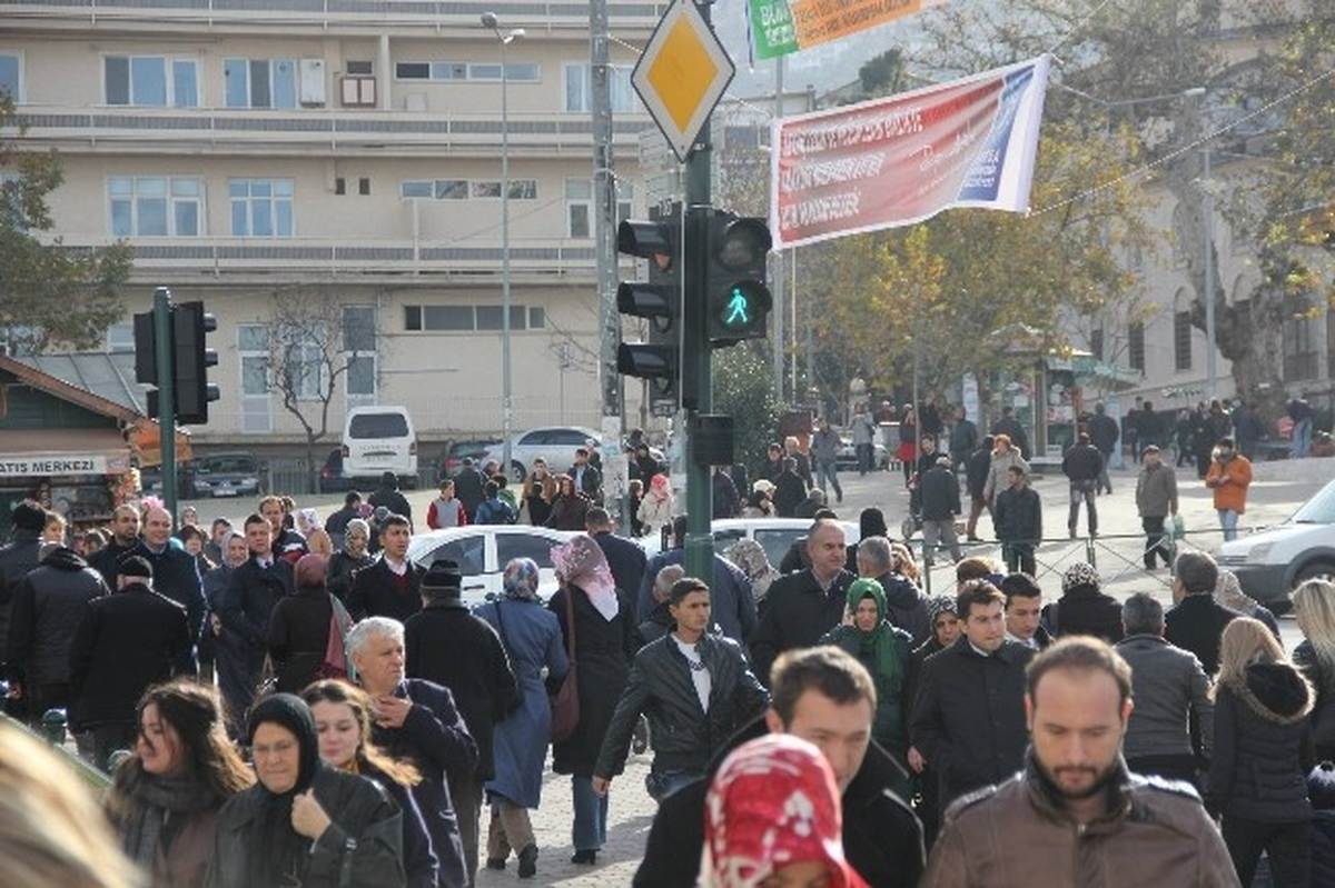 Bursa\'da Fırtına Hayatı Olumsuz Etkiledi