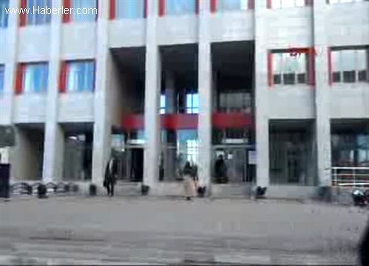 Caferi İmam, Yanındaki Kadınla Gözaltına Alındı