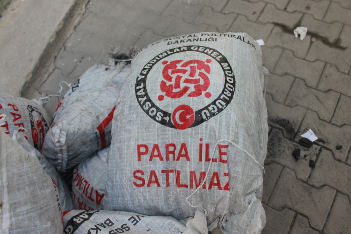 Çiçekdağı\'nda 2 Bin Ton Kömür Dağıtılıyor