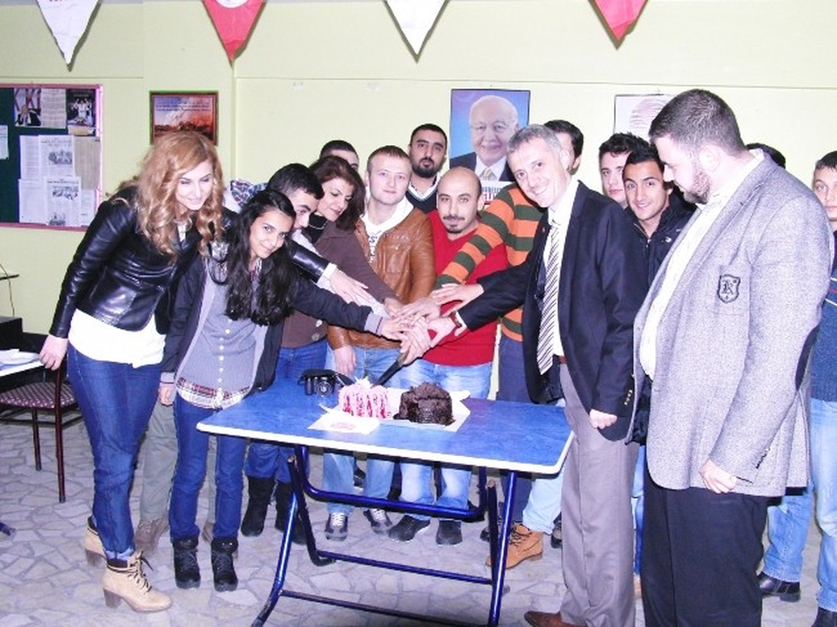 Çırak Tiyatro Bir Yaşında