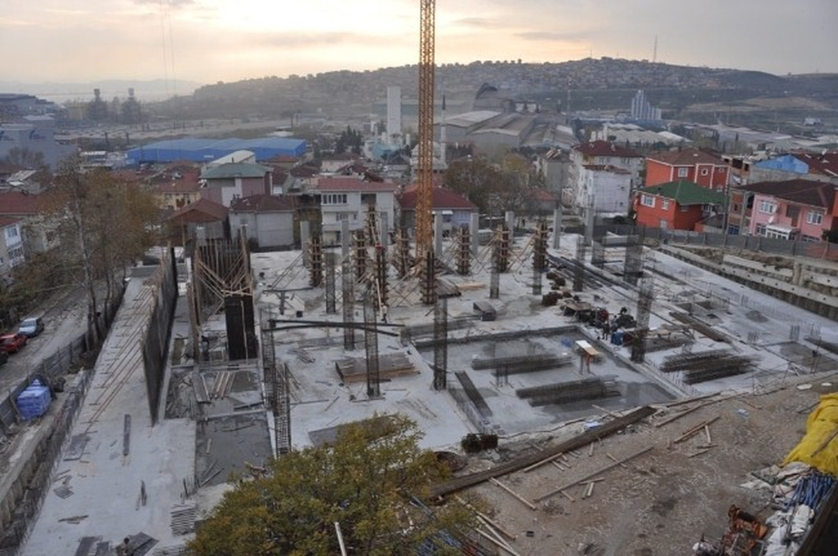 Dilovası Kültür Merkezi Hızla Yükseliyor