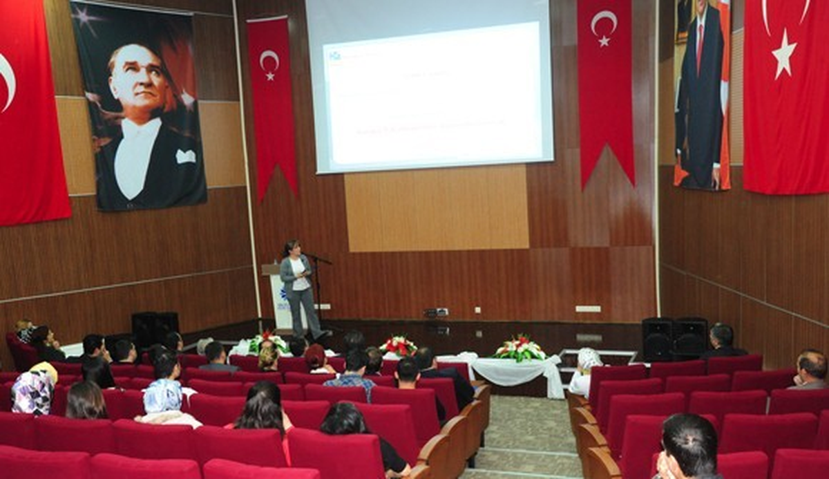 Etü\'de Bologna Süreci Konferansı