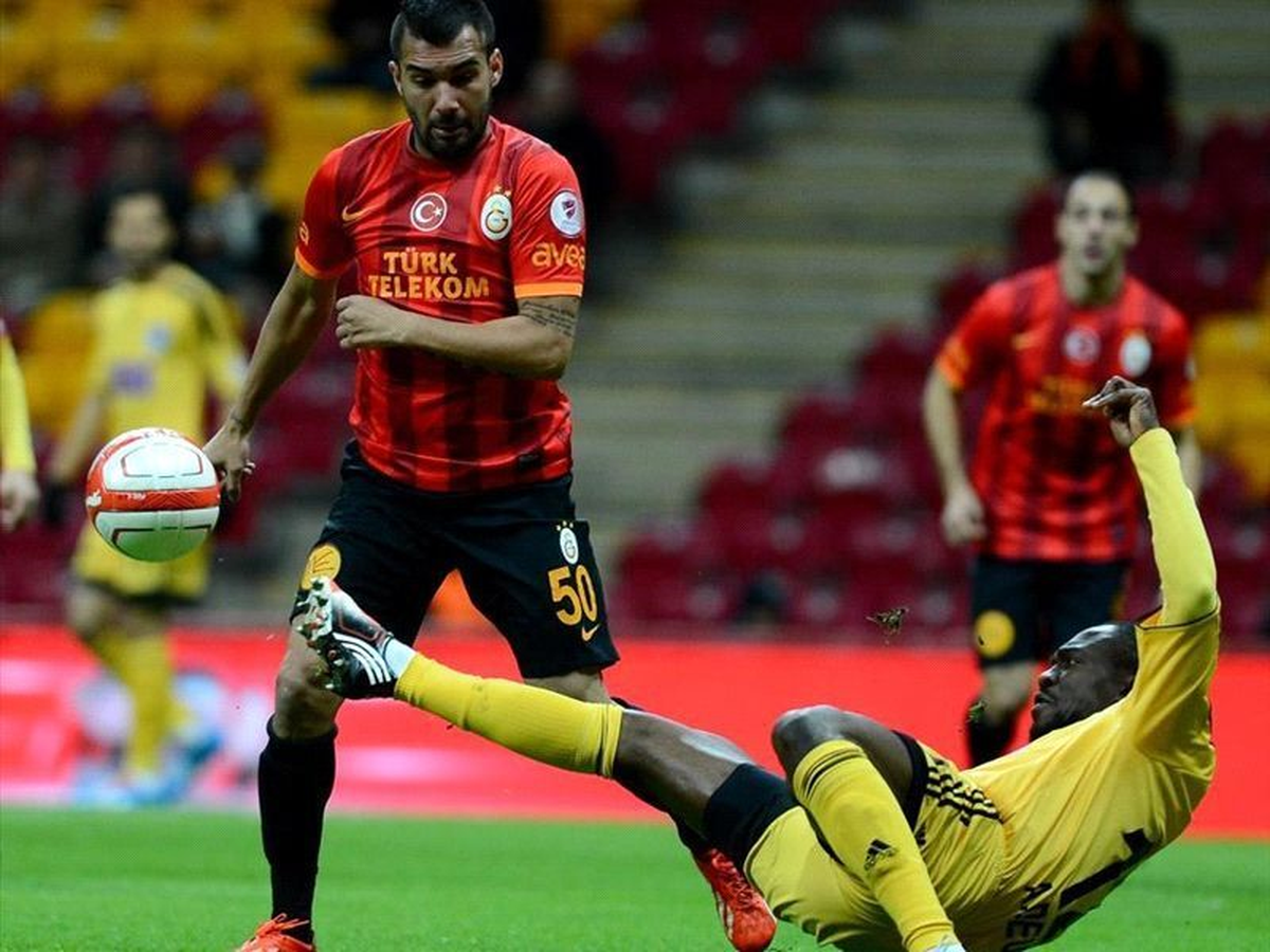 Galatasaray Taraftarı Maçtan Sonra Yönetimi İstifaya Çağırdı