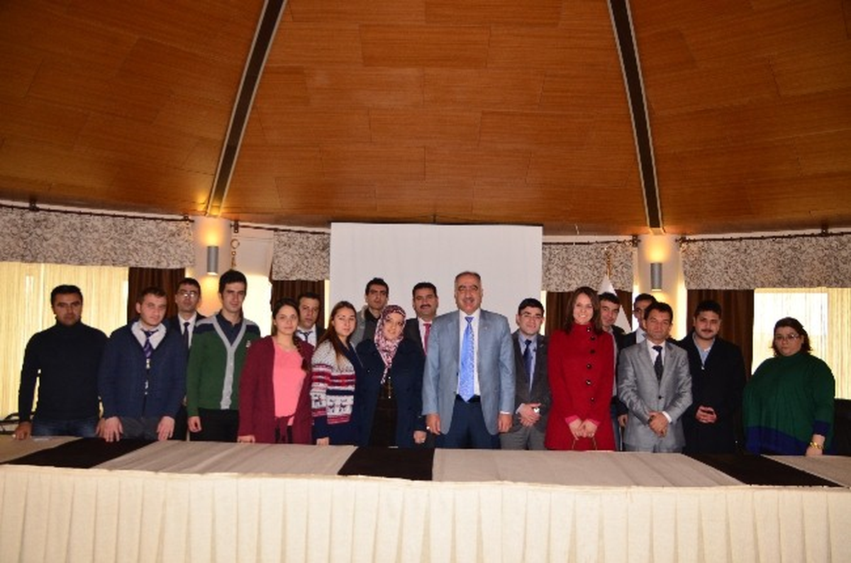 Gençlik Lideri Rol Model Olmalı