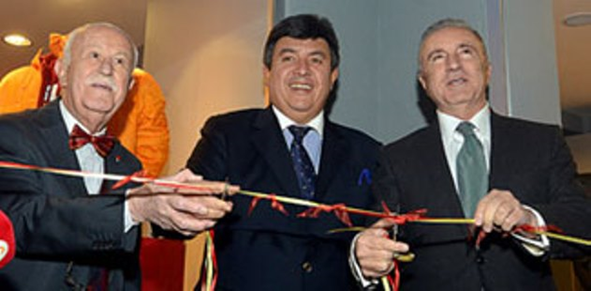 Gsstore\'nin Levent Şubesini Başkan Ünal Aysal Açtı