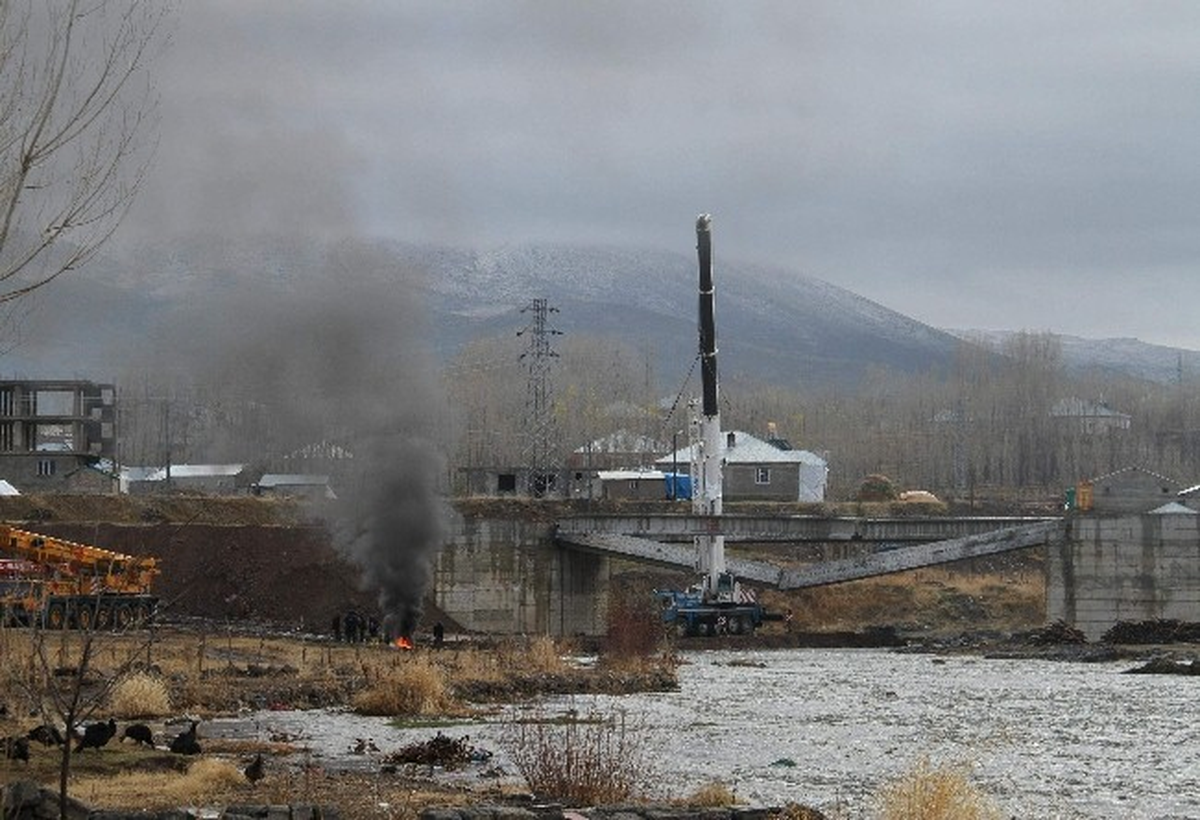 İnşası Süren Köprünün Beton Bloğu Kırıldı