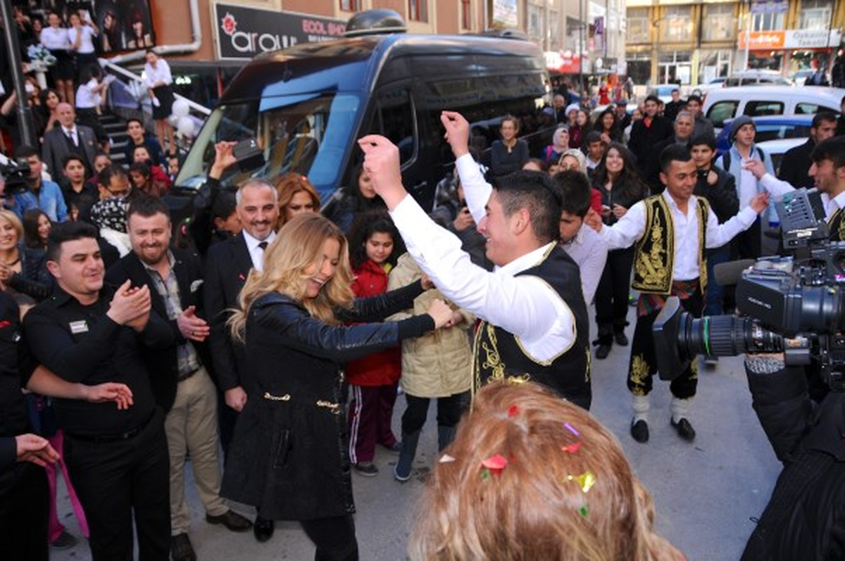 Ivana Sert, Yozgat\'ta Büyük Bir Coşku ile Karşılandı