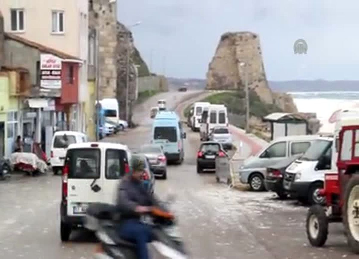 Kar yerine köpük yağdı
