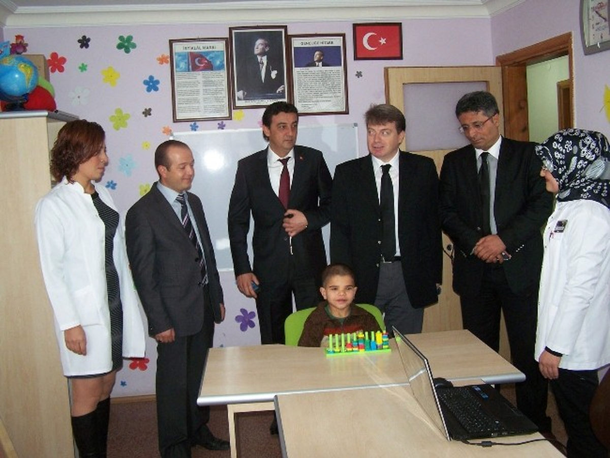 Kaymakam Karahan, Engelli Öğrencileri Ziyaret Etti