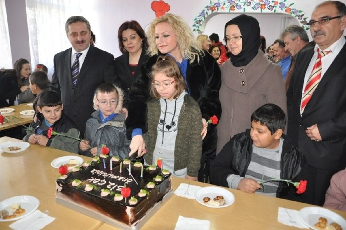 Kırklareli İl Millieğitim Müdürü Korkamaz\'dan Özel Eğitim Uygulama Merkezi ve Gökkuşağı Özel Eğitim...