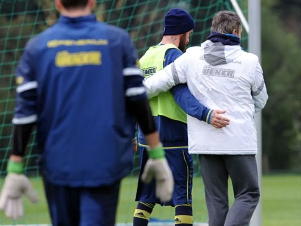 Derbide Kırmızı Kart Gören Meireles'in Morali Düzeldi