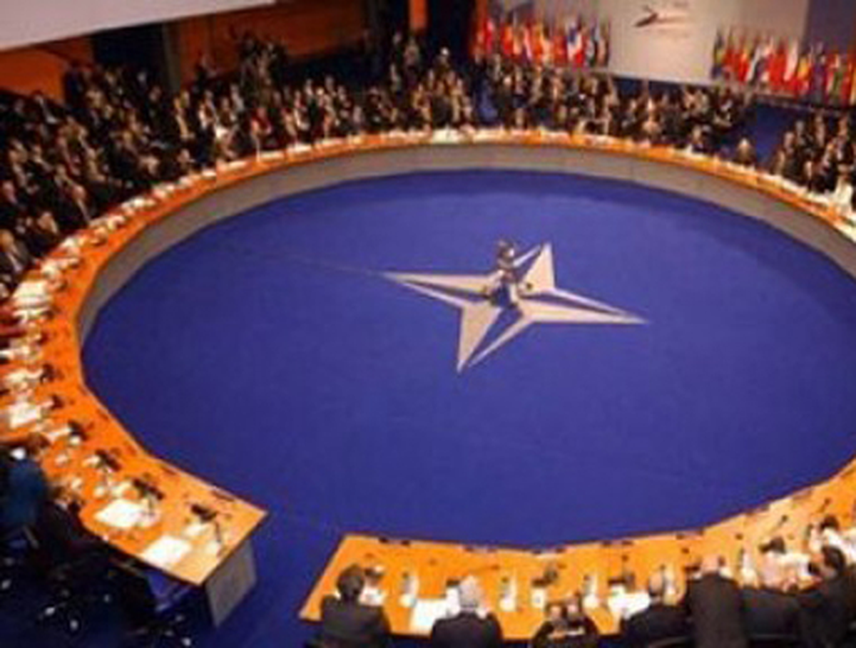 NATO Dışişleri Bakanları Toplanıyor